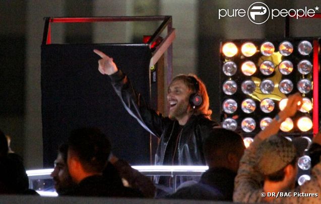 David Guetta déchaîné sur le tournage d'une pub pour la Renault Twizy, à Los Angeles le 1er février 2012