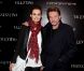 Laeticia et Johnny Hallyday au lancement du sac Vavavoom de Valentino, vendu en édition limitée et en exclusivité au magasin Montaigne Market à Paris, le 25 janvier 2012