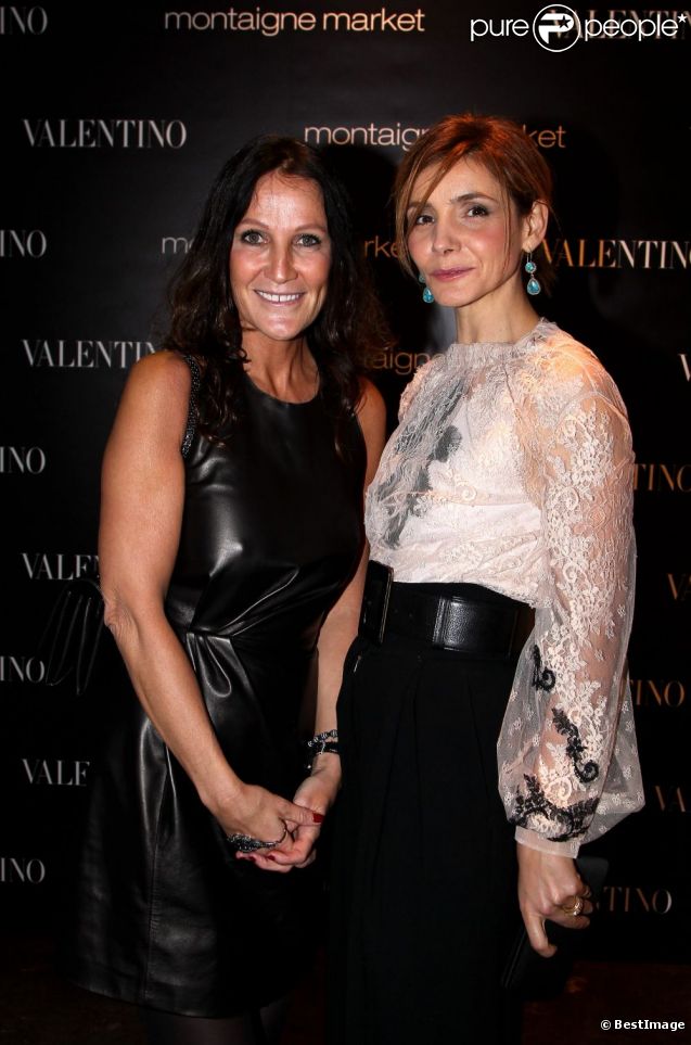Clotilde Courau et Liliane Jossua au lancement du sac Vavavoom de Valentino, vendu en édition limitée et  en  exclusivité au magasin Montaigne Market à Paris, le 25 janvier 2012