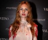 Joséphine de la Baume au lancement du sac Vavavoom de Valentino, vendu en édition limitée et  en  exclusivité au magasin Montaigne Market à Paris, le 25 janvier 2012