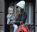 Sarah Jessica Parker : Plus chaudement vêtue que sa fille en plein hiver...