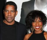 Denzel Washington et son épouse lors de la première de Safe House (Sécurité Rapprochée) au SVA Theater de New York City le 7 février 2012