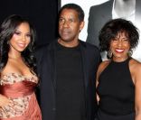 Ashanti, Denzel Washington et son épouse lors de la première de Safe House (Sécurité Rapprochée) au SVA Theater de New York City le 7 février 2012