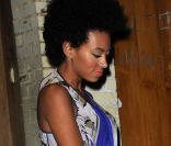 Solange Knowles nous offre un avant-goût de printemps avec sa robe Vera Wang. New York, le 7 février 2012. 