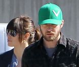 Justin Timberlake et Jessica Biel à la sortie d'un cabinet médical de Los Angeles, le 10 février 2012.