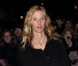 Sandrine Kiberlain le 14 février 2012 lors de l\'avant-première des <em>Infidèles </em>à Paris