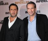 Gilles Lellouche et Jean Dujardin le 12 février 2012 à Paris lors de l\'avant-première des <em>Infidèles</em>