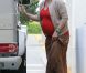 Hilary Duff, sur le point d'accoucher, chouchoute son mari, fraîchement opéré, le 29 janvier 2012 à Los Angeles.