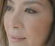 Michelle Yeoh respire la sérénité dans ce premier épisode pour le parfum Orchidée impériale de Guerlain.