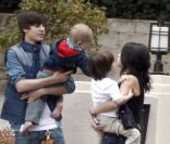 Justin Bieber et Selena Gomez jouent au papa et à la maman