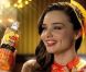 Miranda Kerr : une serveuse sexy qui éclipse Angelina Jolie et Jennifer Aniston