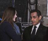 Nicolas Sarkozy et Carla Bruni dans les coulisses de France 2, le 6 mars 2012.