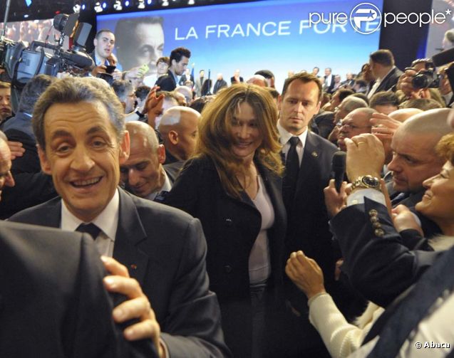 Nicolas Sarkozy et Carla Bruni au meeting de Marseille, le 19 février 2012.