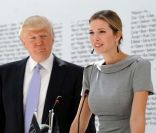 Ivanka Trump, sous le regard de son père Donald Trump, inaugurait en sa qualité de vice-présidente du département Développement et Acquisitions au sein de la Trump Organization le Trump Towers Mall d\'Istanbul, le 20 avril 2012.
