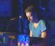 Coldplay reprend  (You gotta) Fight for your Right (To Party!)  en hommage à Adam Yauch, à Los Angeles, le 4 mai 2012.