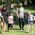 Heidi Klum : Une maman radieuse au parc, avec ses quatre adorables enfants