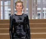 Eva Herzigova : Splendide et généreuse pour une soirée de partage