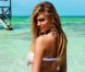 Notre blondinette préférée, Kate Upton, se mue en coquine mariée se délectant du soleil pour la collection Bride de Beach Bunny.