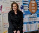 La <em>first girlfriend</em> Valérie Trierweiler visite une école française de Chicago, le 21 mai 2012.
