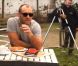 Jude Law : Beau gosse, il garde ses lunettes en toutes circonstances