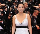 Gong Li lors de la montée des marches de la cérémonie de clôture du Festival de Cannes 2012. Le 27 mai 2012.