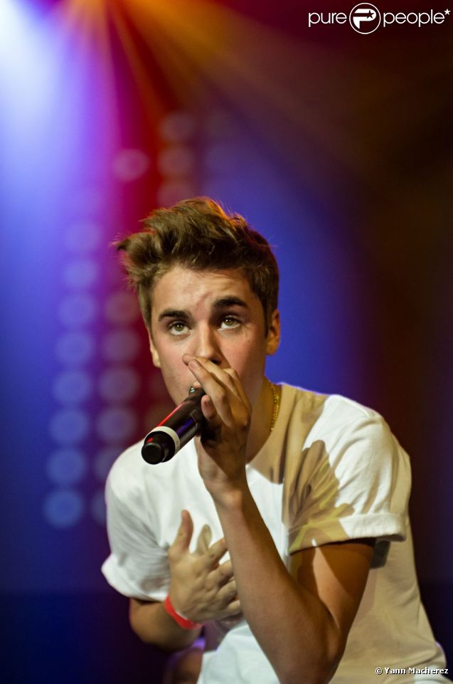 Justin Bieber se produit à la Salle Wagram dans le cadre du NRJ Music Tour, le vendredi 1er juin, à Paris.