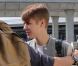 Justin Bieber arrive à l'aéroport de Milan, le samedi 2 juin 2012.