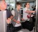 Justin Bieber arrive à l'aéroport de Milan, le samedi 2 juin 2012.