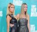 Paris Hilton et sa soeur Nicky Hilton assistent à la cérémonie des MTV Movie Awards 2012, le dimanche 3 juin 2012 à Universal City (Los Angeles).