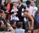  Après sa victoire, Maria Sharapova a partagé son bonheur avec son clan, vers qui elle s'était tourné à l'issue de la balle de match, à genoux dans l'ocre... 
 Maria Sharapova a remporté samedi 9 juin 2012 Roland-Garros pour la première fois de sa carrière, aux dépens de l'Italienne Sara Errani. La Russe devient seulement la 6e joueuse de l'ère Open à s'être imposée dans chacun des Majeurs du circuit. 