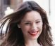 Photo exclusive : Kelly Brook, souriante dans les rues de Londres, le 14 juin 2012.