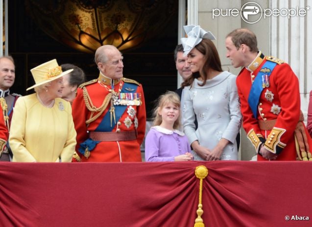 CASA REAL BRITÁNICA - Página 29 876385-la-famille-royale-lors-de-la-parade-637x0-1