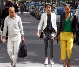 Willow Smith entourée de sa mère Jada et de sa grand-mère à Paris en mai 2012