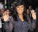 La lumineuse Jennifer Hudson porte un chemisier Equipment sur un pantalon noir et des mocassins Giuseppe Zanotti. New York, le 27 juin 2012.