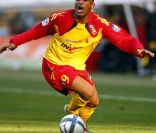 Le footballeur Toifilou Maoulida lors d'un match sous les couleurs du RC Lens.