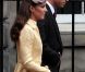 Kate Middleton et le prince William à la sortie de la Signet Library pour rejoindre la cathédrale Saint-Gilles. En présence de Kate Middleton, le prince William (tous deux connus sous le titre de comte et comtesse de Strathearn en Ecosse) a été fait le 5 juillet 2012 chevalier de l'ordre du Chardon en la cathédrale Saint Gilles d'Edimbourg, comme décidé par Elizabeth II au mois de mai en cadeau pour les 30 ans de son petit-fils.