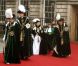 La reine Elizabeth II, commanditaire de l'intronisation, le prince Philip et la princesse Anne, qui appartiennent à l'ordre du Chardon, étaient présents pour la cérémonie faisant du prince William, à son tour, chevalier. 
 En présence de Kate Middleton, le prince William (tous deux connus sous le titre de comte et comtesse de Strathearn en Ecosse) a été fait le 5 juillet 2012 chevalier de l'ordre du Chardon en la cathédrale Saint Gilles d'Edimbourg, comme décidé par Elizabeth II au mois de mai en cadeau pour les 30 ans de son petit-fils. 
