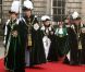  La reine Elizabeth II, commanditaire de l'intronisation, le prince Philip et la princesse Anne, qui appartiennent à l'ordre du Chardon, étaient présents pour la cérémonie faisant du prince William, à son tour, chevalier. 
 En présence de Kate Middleton, le prince William (tous deux connus sous le titre de comte et comtesse de Strathearn en Ecosse) a été fait le 5 juillet 2012 chevalier de l'ordre du Chardon en la cathédrale Saint Gilles d'Edimbourg, comme décidé par Elizabeth II au mois de mai en cadeau pour les 30 ans de son petit-fils. 