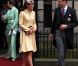 Kate Middleton et le prince William à la sortie de la Signet Library pour rejoindre la cathédrale Saint-Gilles. En présence de Kate Middleton, le prince William (tous deux connus sous le titre de comte et comtesse de Strathearn en Ecosse) a été fait le 5 juillet 2012 chevalier de l'ordre du Chardon en la cathédrale Saint Gilles d'Edimbourg, comme décidé par Elizabeth II au mois de mai en cadeau pour les 30 ans de son petit-fils.