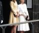  Kate Middleton à la sortie de l'office avec Lady Sarah Chatto. Cérémonie d'intronisation du prince William comme chevalier de l'ordre du Chardon en la cathédrale Saint Gilles d'Edimbourg, le 5 juin 2012. 