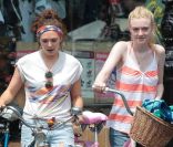 Dakota Fanning et Elizabeth Olsen : Ça rigole sur le tournage de Very Good Girls