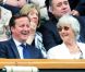 Le Premier ministre britannique David Cameron et sa mère Mary à Wimbledon le 8 juillet 2012 pour la finale opposant Andy Murray à Roger Federer.