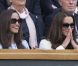 Kate Middleton et Pippa Middleton ont assisté ensemble à la finale de Wimbledon depuis la loge royale, dimanche 8 juillet 2012, encourageant l'Ecossais Andy Murray. En vain...