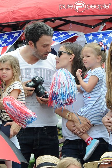 Jennifer Garner et Ben Affleck avec Seraphina le 4 juillet 2012 à Los Angeles