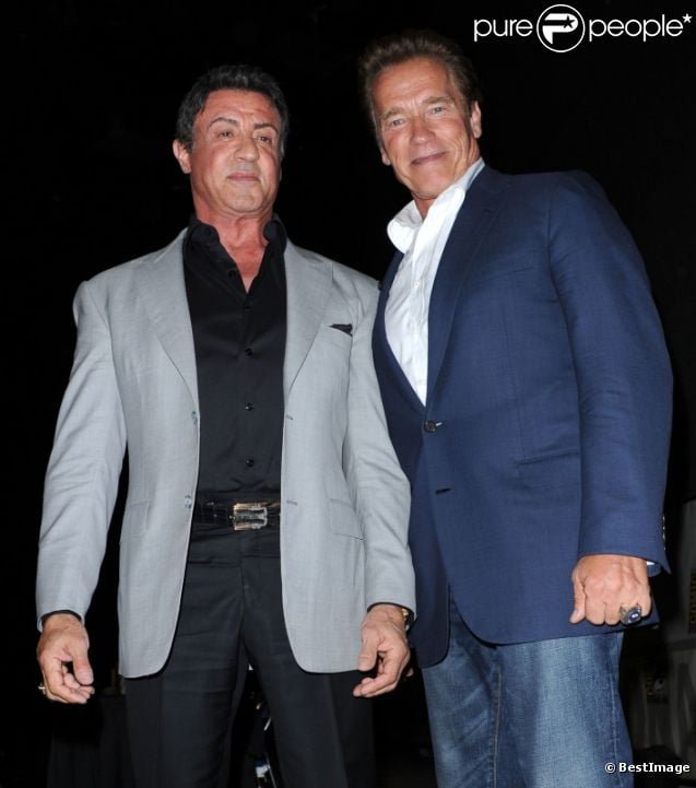 Sylvestern Stallone et Arnold Schwarzenegger lors de la présentation d' Expendables 2  au Comic Con de San Diego, le 12 juillet 2012.