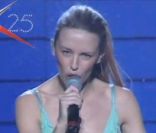 Kylie Minogue, 25 ans de Locomotion : De la fille sage à la bombe sexuelle...