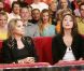 Véronique Sanson et sa soeur Violaine sur le plateau de  Vivement dimanche , en avril 2004.