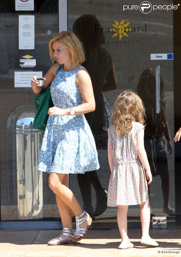 Geri Halliwell et sa fille Bluebell Madonna en visite dans la ville de Grasse, le 20 août 2012.
