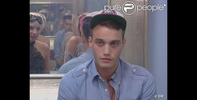 Julien reconnaît enfin avoir des sentiments pour Fanny ( Secret Story 6  - quotidienne du mercredi 22 août 2012).