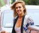 Jessica Alba à la sortie de son salon de coiffure a adopté une nouvelle coiffure blonde le 22 août 2012 à Los Angeles.